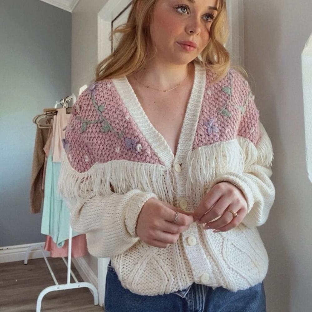 Vintage Cream with Pink Purple Floral Knit Sweater Cardigan Fringe - Picture 2 of 7